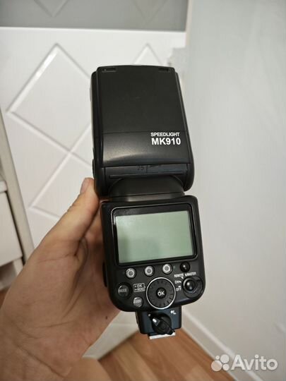 Вспышка Meike MK-910 (аналог Nikon SB-910)