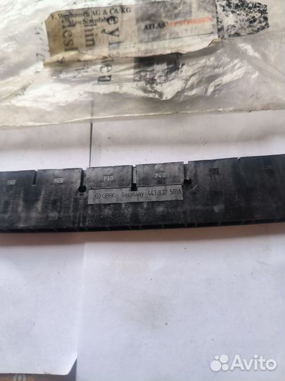 Блок предохранителей 443 937 501 A