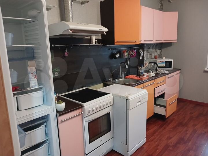 2-к. квартира, 54 м², 8/10 эт.