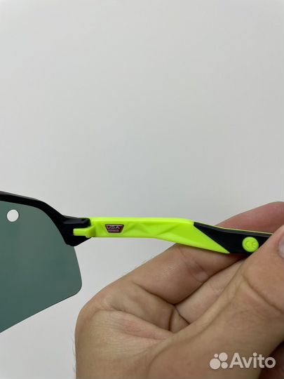 Солнцезащитные очки Oakley Sutro Lite Sweep Prizm