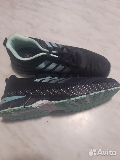 Продам кроссовки