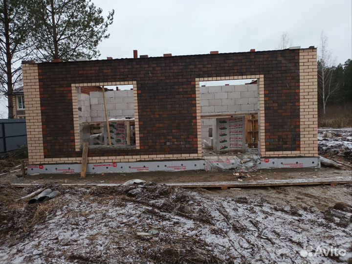 Бригада строителей