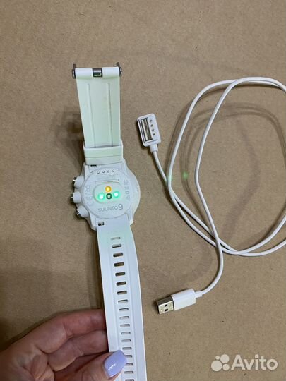 Смарт часы suunto 9 baro white