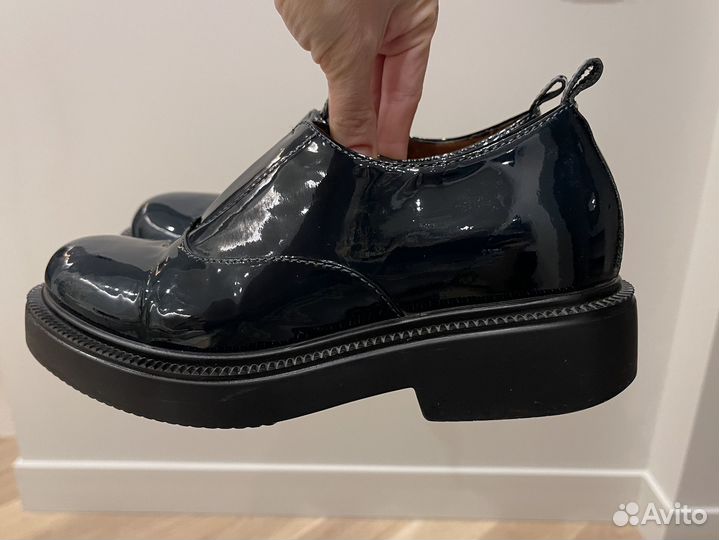 Лоферы женские 35