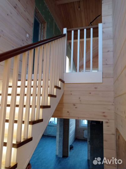 Деревянная лестница