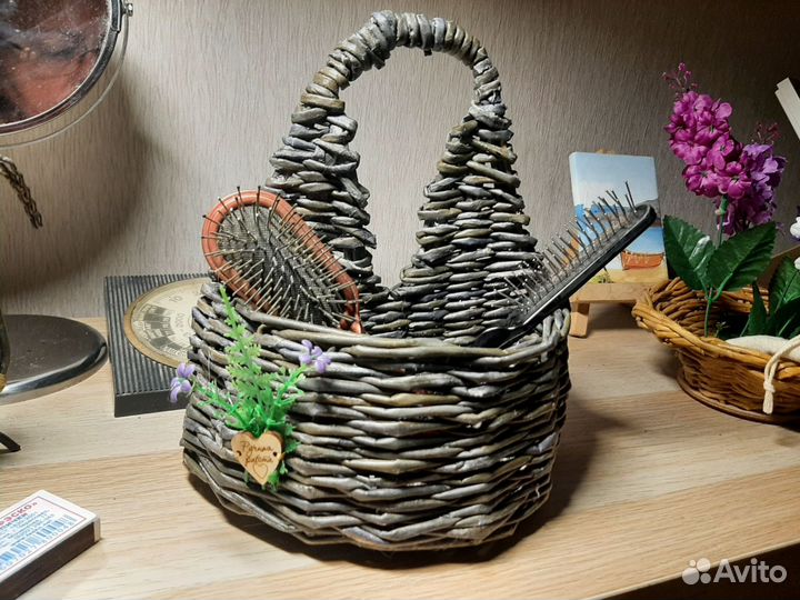 Корзина плетеная из бумажной лозы