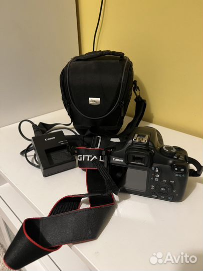 Зеркальный фотоаппарат Canon EOS 1100D черный