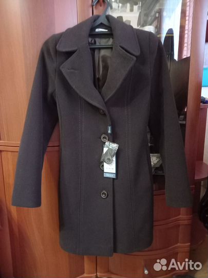 Пальто классическое демисезонное