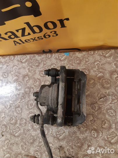 Суппорт тормозной передний Kia Picanto 2 G4LA 2011