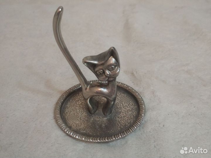 Статуэтка держатель для колец