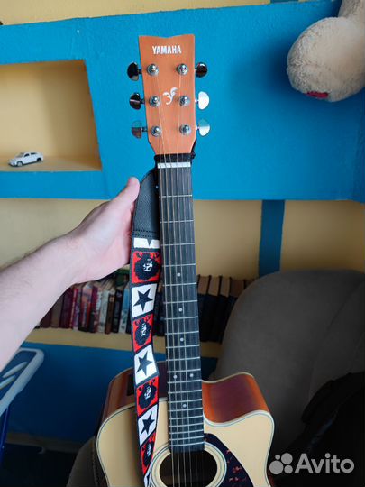 Электроакустическая гитара Yamaha FX 370C