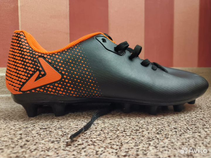 Бутсы футбольные 39 размер. Новые