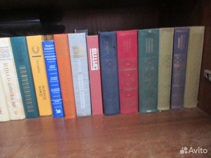 Домашняя библиотека более 500 книг