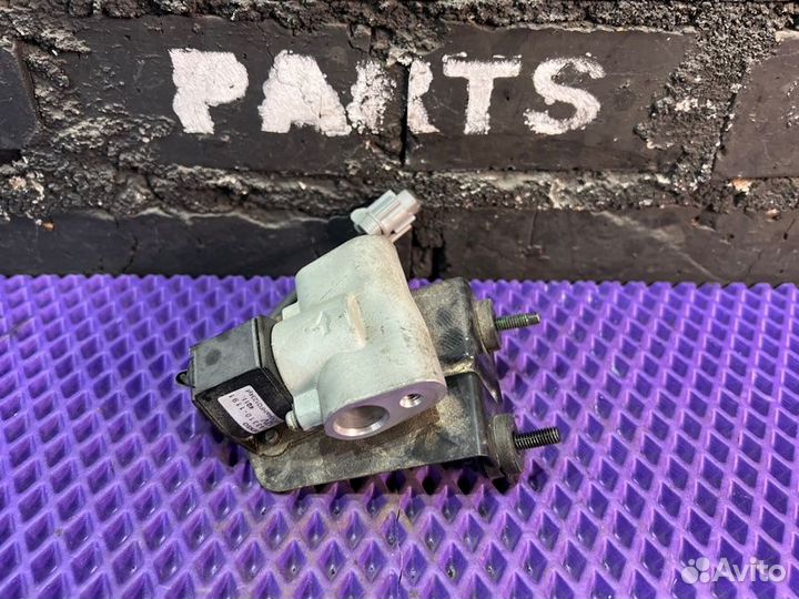 Клапан кондиционера Nissan Leaf AZE0-061302 EM57