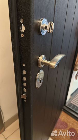 Вскрытие замков дверей машин сейфов, ремонт замка