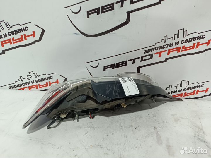 Фонарь mazda RX-8 SE3P 22061009 правый F15151150H