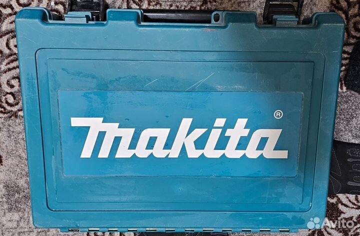 Перфоратор makita HR 2470 бу