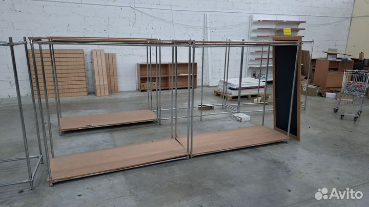 Стойка для одежды металлическая