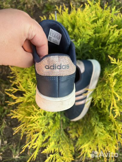Кроссовки adidas