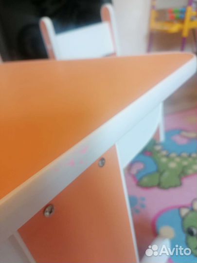 Детский столик и стул