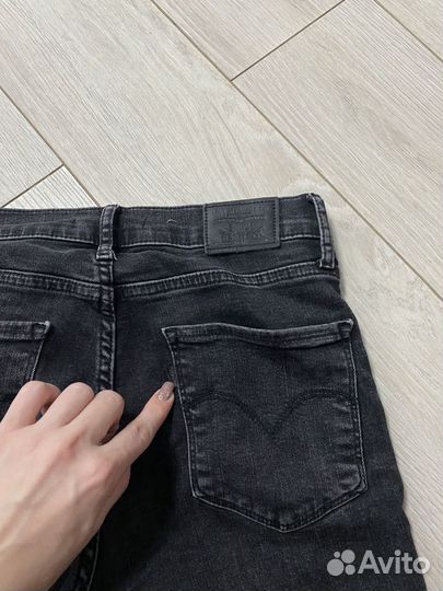 Чёрные джинсы Levi's Premium 724 27 S/М оригинал