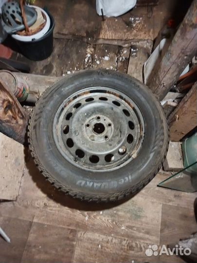 Yokohama E102 215/65 R16