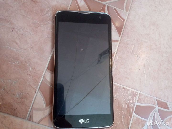 Телефон LG