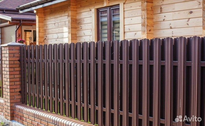 Железный штакетник