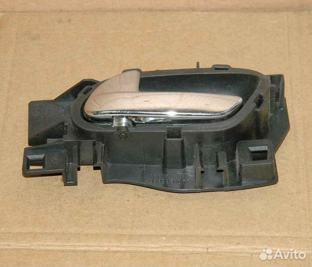 Ручка двери лев. внутр. Peugeot 208