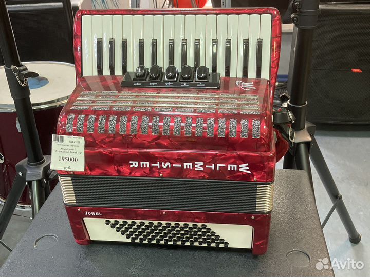 Аккордеон 1/2 Weltmeister Juwel