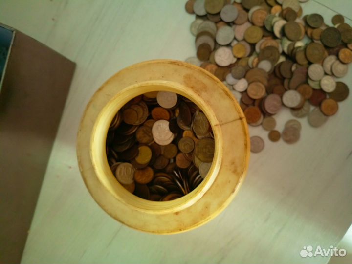 Купюры и монеты
