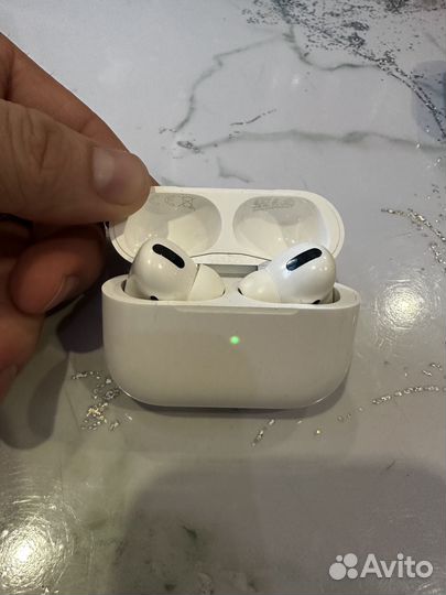 Apple AirPods Pro оригинал (Ростест)