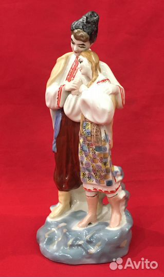 Статуэтка фарфоровая. Майская ночь. СССР