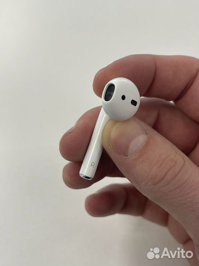 AirPods 2, правый наушник