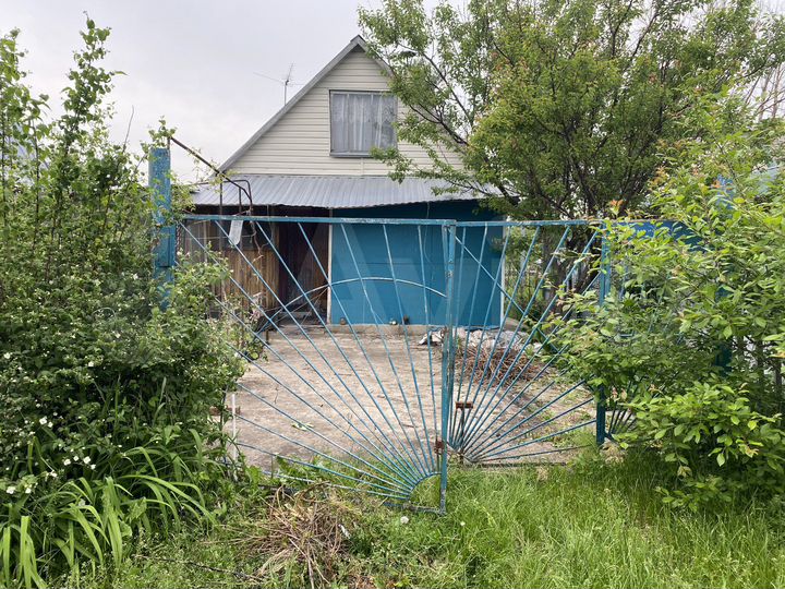 Дача 20 м² на участке 10 сот.