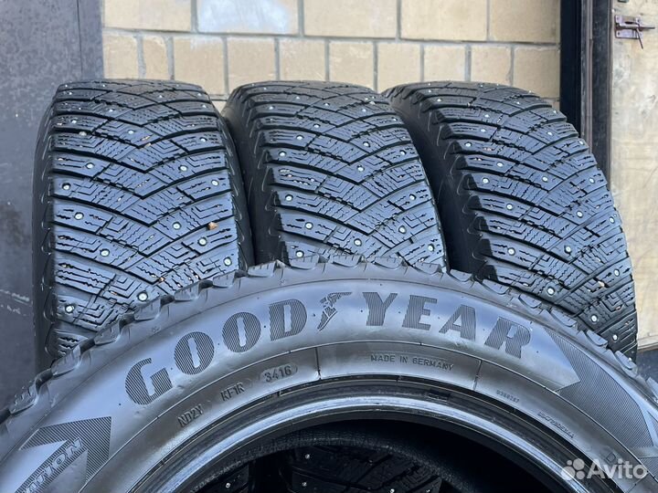 Goodyear UltraGrip Ice Arctic SUV 225/65 R17 102T