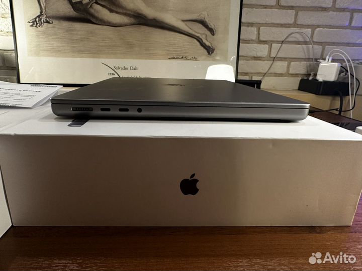 MacBook Pro 14 2021 M1 Pro 16 GB/1Tb/54ц/рст/Идеал