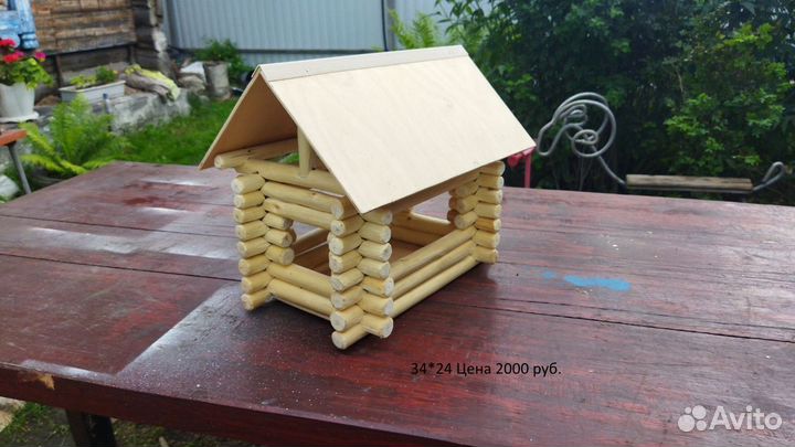 Кормушка для птиц и белок