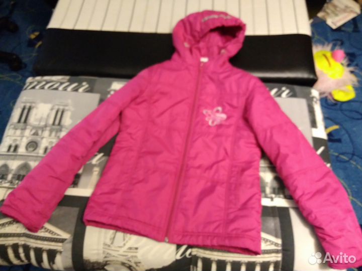 Куртки осенние для девочки.Разные