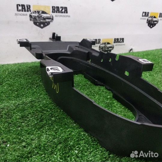 Крепление кулисы Audi A4