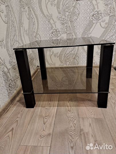 Стол стеклянный