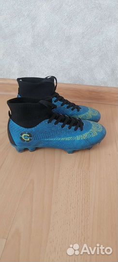 Футбольные бутсы