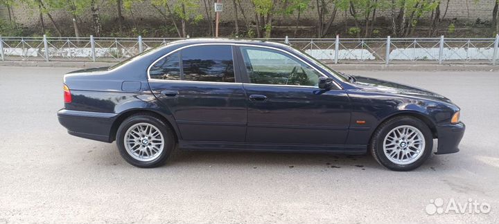 BMW 5 серия 2.5 МТ, 2001, 300 000 км