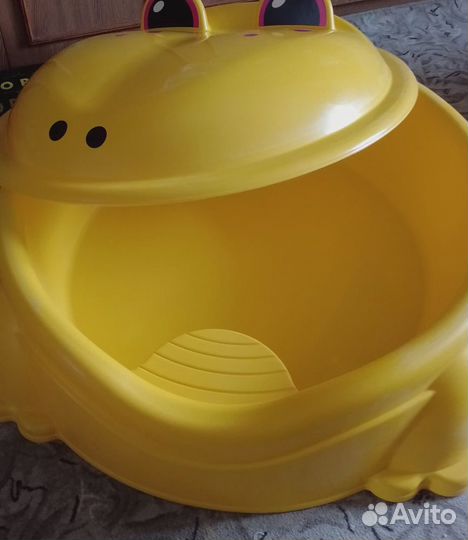 Песочница-бассейн с крышкой пластиковая Лягушка