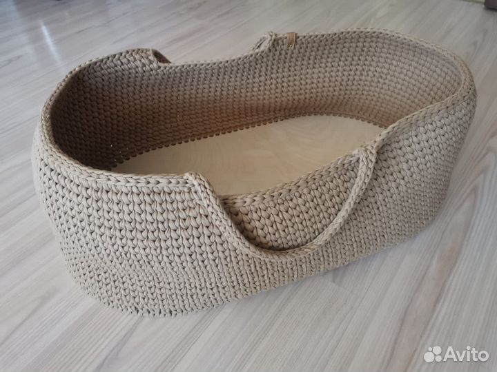 Шикарная плетеная корзина с коконом