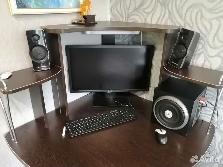 Компьютерный стол