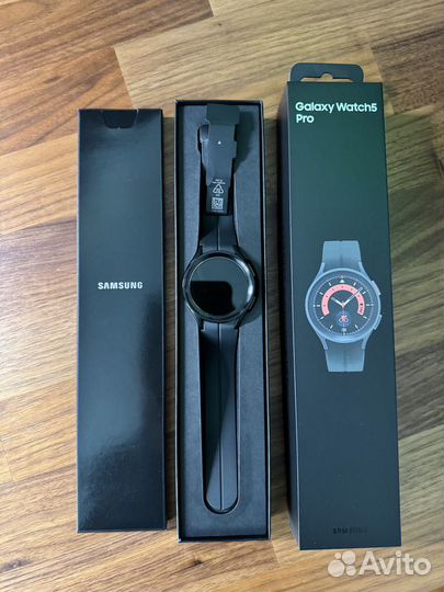 Смарт-часы Samsung Galaxy Watch5 Pro