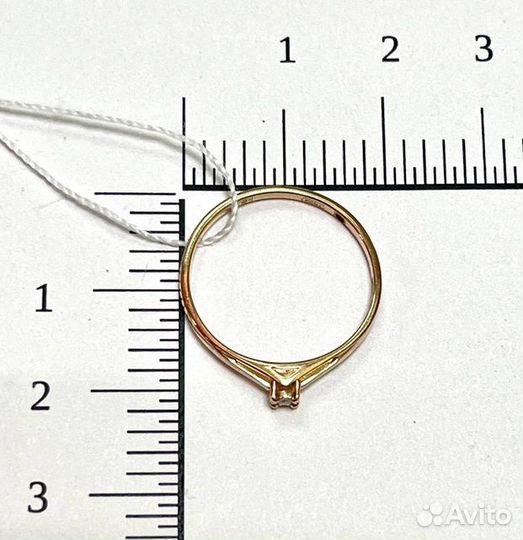 Золотое кольцо с камнем 17р