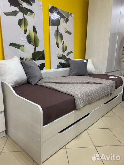 Кровать с ящиками Оливер 90х200см