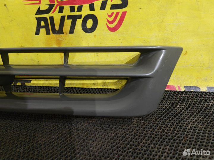 Решетка радиатора Toyota Caldina ST195